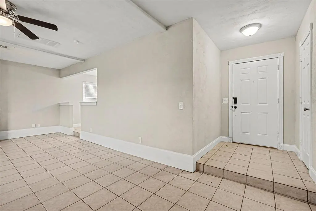 Photo 2 — 1104 NE 5th Street, Moore, OK 73160