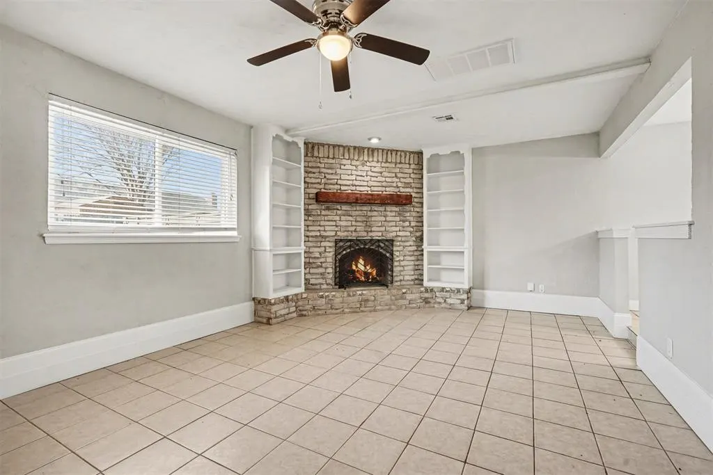Photo 4 — 1104 NE 5th Street, Moore, OK 73160