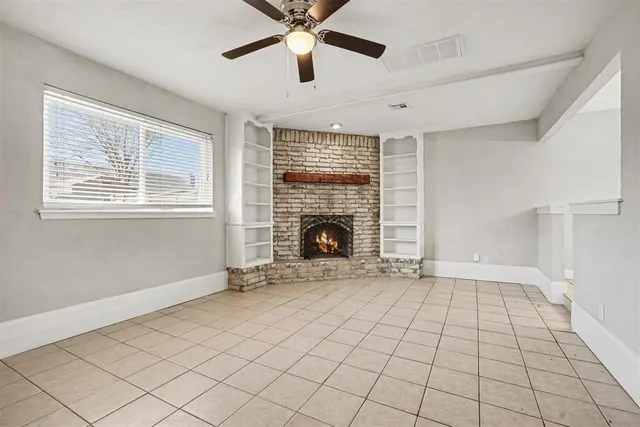 Photo 4 — 1104 NE 5th Street, Moore, OK 73160