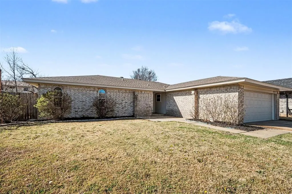 Photo 14 — 1104 NE 5th Street, Moore, OK 73160