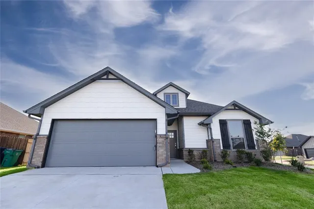 Photo 2 — 8700 Poppey Place, Yukon, OK 73099