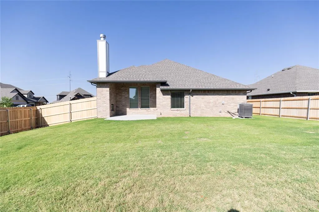 Photo 26 — 8700 Poppey Place, Yukon, OK 73099