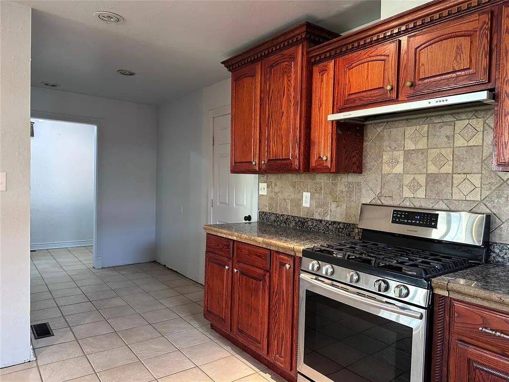 Photo 8 — 6112 N Quapah Avenue, Oklahoma City, OK 73112