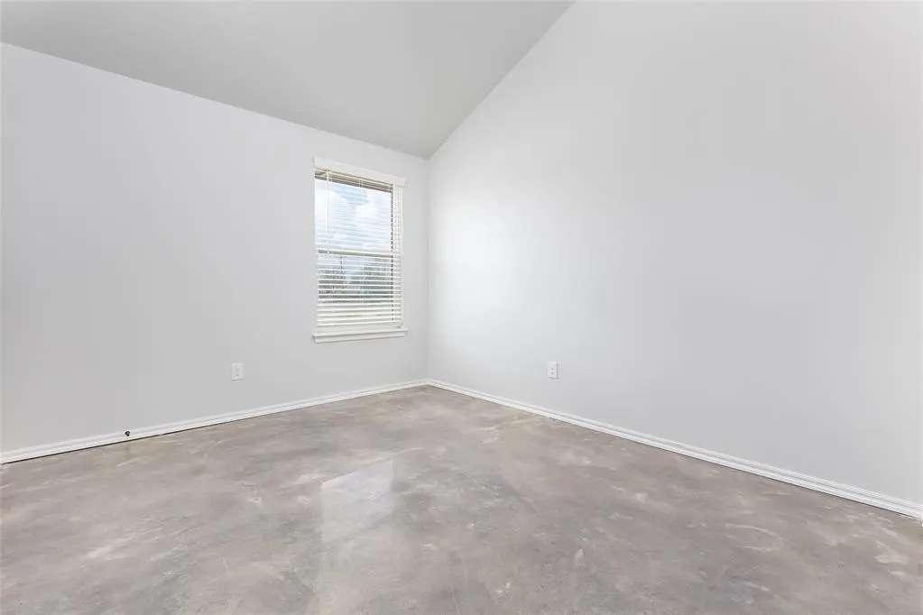 Photo 13 — 2325 SW 90th Place, Oklahoma City, OK 73159