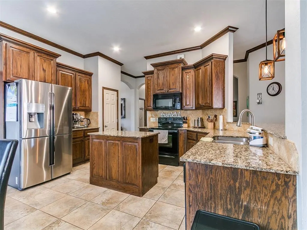 Photo 8 — 2621 SW 140th Street, Oklahoma City, OK 73170
