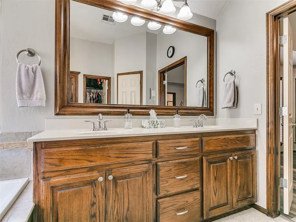 Photo 19 — 2621 SW 140th Street, Oklahoma City, OK 73170