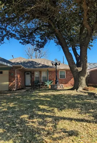 Sold home at 7112 S Winston Way