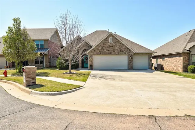 Photo 3 — 8312 NW 138th Circle, Oklahoma City, OK 73142