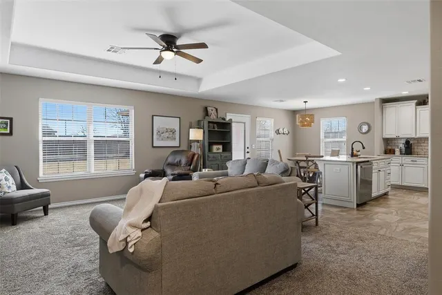 Photo 5 — 301 N 4th Street, Thomas, OK 73669