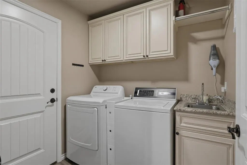 Photo 33 — 301 N 4th Street, Thomas, OK 73669