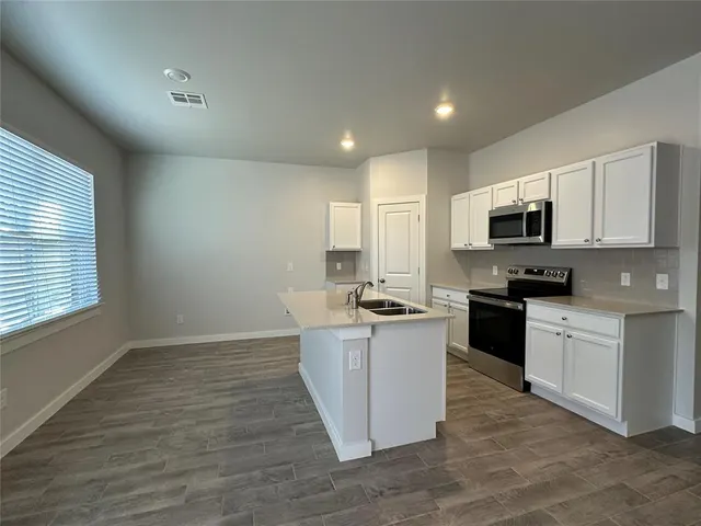 Photo 5 — 17030 Oak Ridge Circle, Newalla, OK 74857