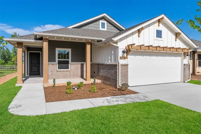 Photo 2 — 3719 Eureka Drive, Norman, OK 73069