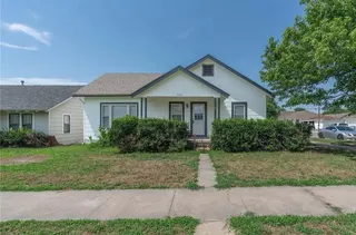 Sold home at 1100 W Wade Street
