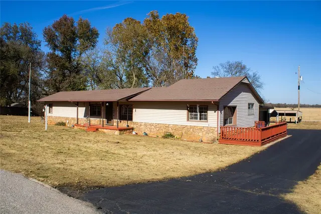 Photo 2 — 509 W G Street, Alex, OK 73002