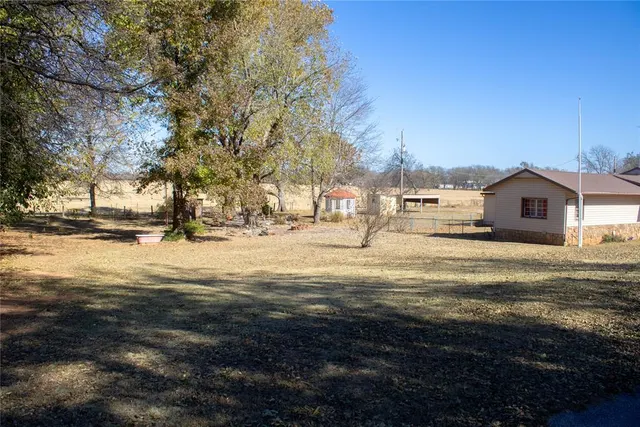 Photo 5 — 509 W G Street, Alex, OK 73002