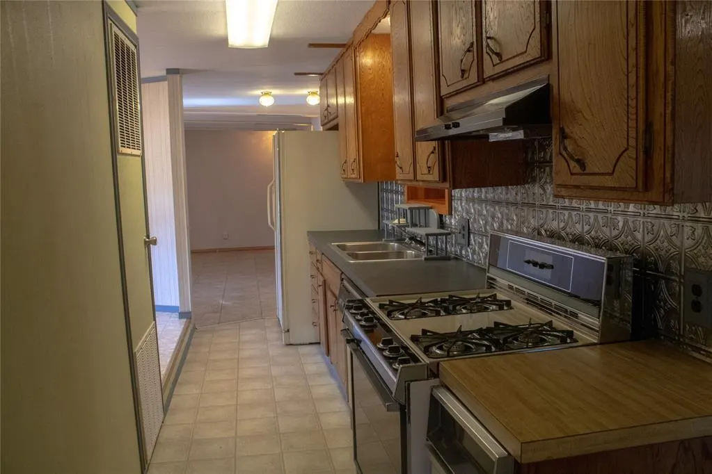 Photo 10 — 509 W G Street, Alex, OK 73002