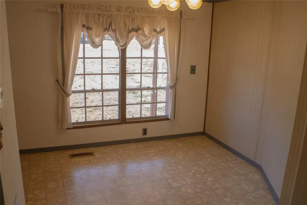 Photo 11 — 509 W G Street, Alex, OK 73002