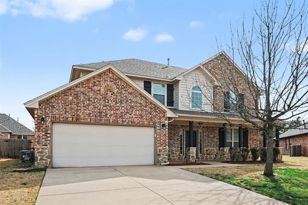 Photo 2 — 1824 Derail Street, Yukon, OK 73099