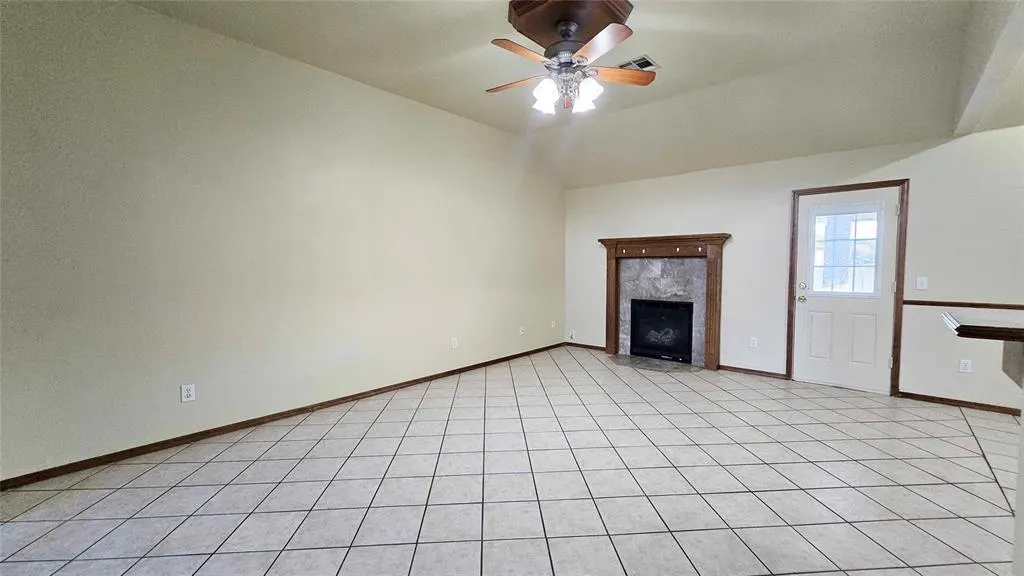 Photo 4 — 417 E Plantation Terrace, Mustang, OK 73064