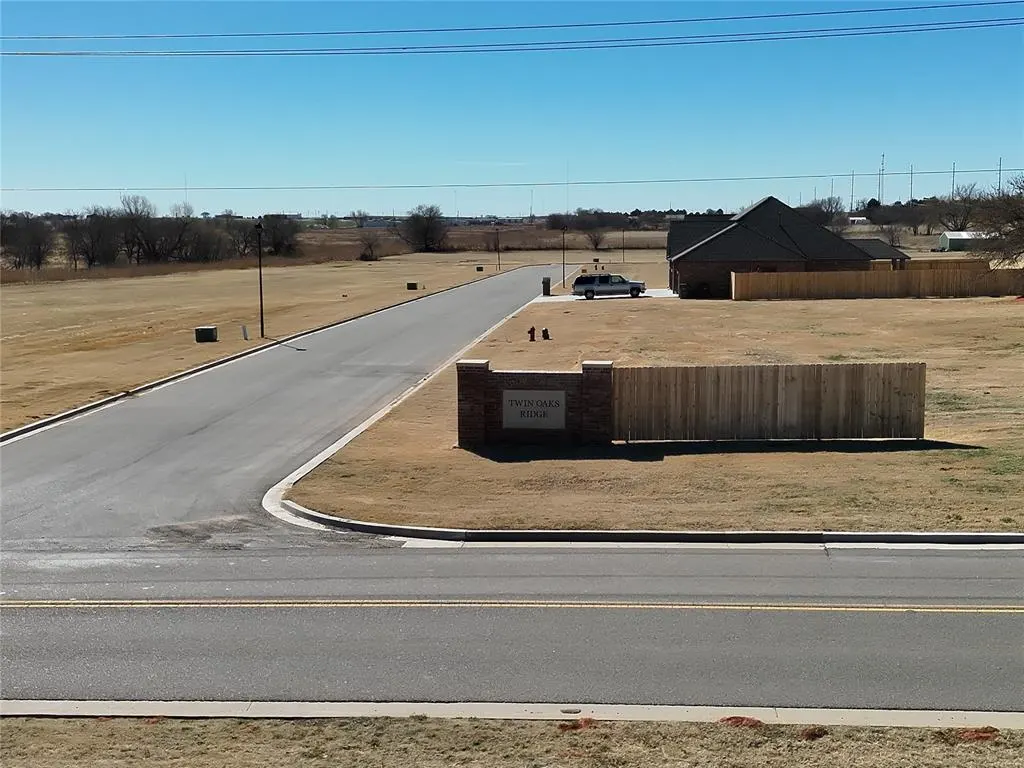 Photo 10 — 3 Flintlock Trail, Clinton, OK 73601