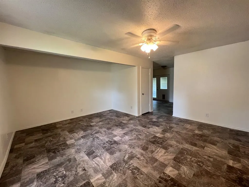 Photo 4 — 417 E Linden Lane, Mustang, OK 73064