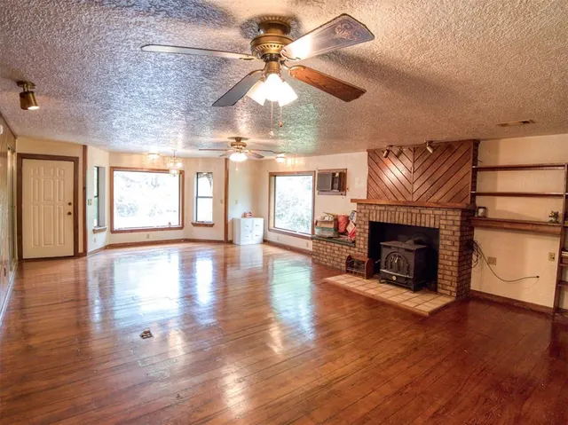 Photo 3 — 2371 Seminole Drive, Sulphur, OK 73086