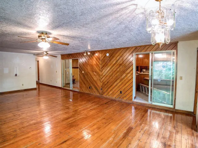 Photo 4 — 2371 Seminole Drive, Sulphur, OK 73086