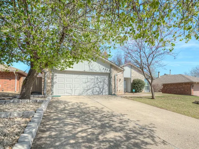 Photo 2 — 8809 NW 82nd Street, Oklahoma City, OK 73132
