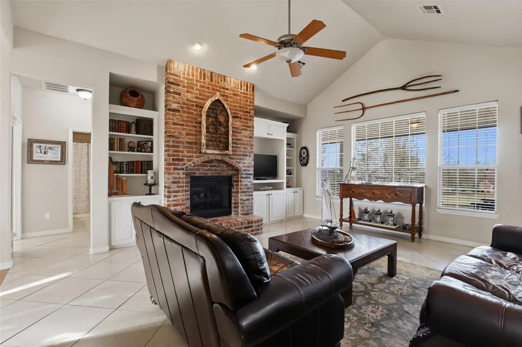 Photo 3 — 2109 Mulberry Lane, Newcastle, OK 73065