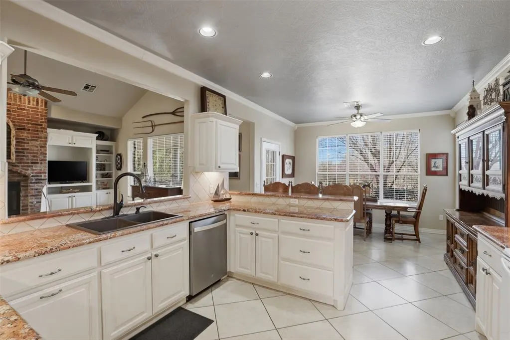 Photo 11 — 2109 Mulberry Lane, Newcastle, OK 73065