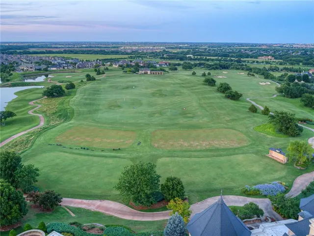 Photo 4 — 5812 Promenade Square, Oklahoma City, OK 73142