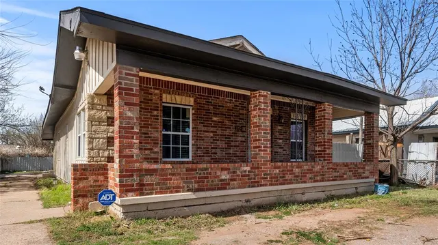 Front exterior — 4115 S Shields Boulevard, Oklahoma City, OK 73129