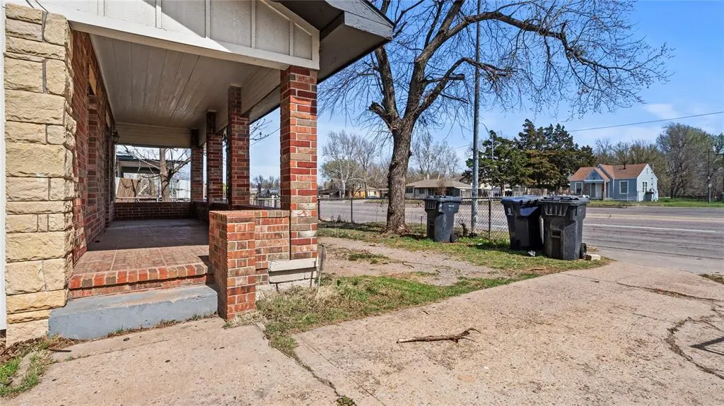 Photo 5 — 4115 S Shields Boulevard, Oklahoma City, OK 73129