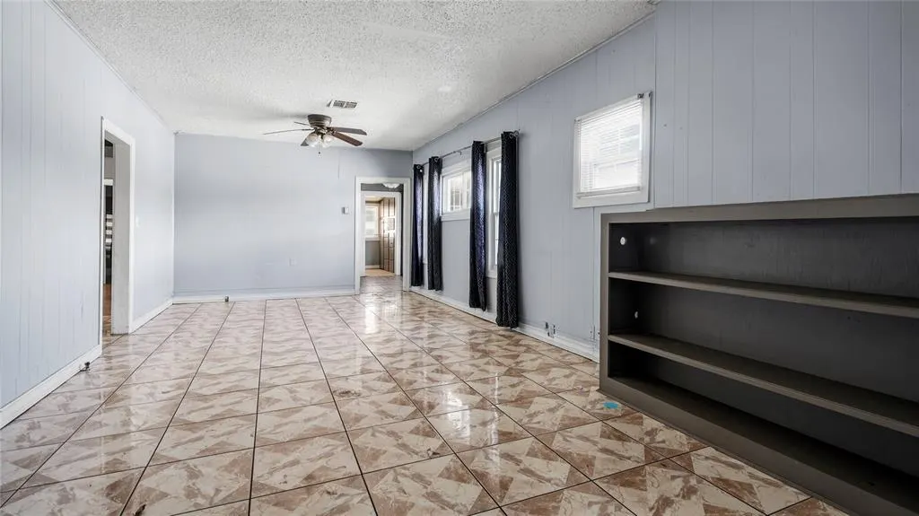 Photo 6 — 4115 S Shields Boulevard, Oklahoma City, OK 73129