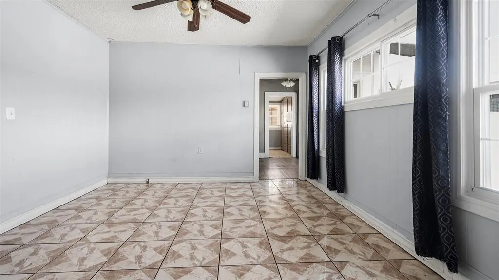 Photo 7 — 4115 S Shields Boulevard, Oklahoma City, OK 73129