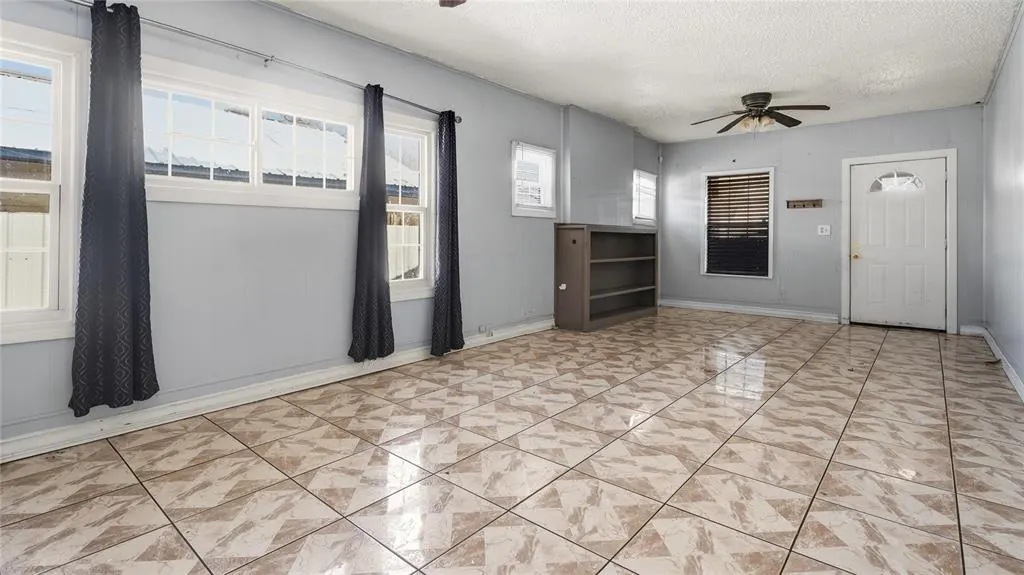 Photo 8 — 4115 S Shields Boulevard, Oklahoma City, OK 73129