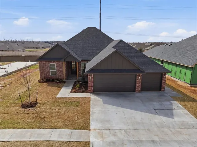 Photo 2 — 9316 NW 79th Terrace, Yukon, OK 73099