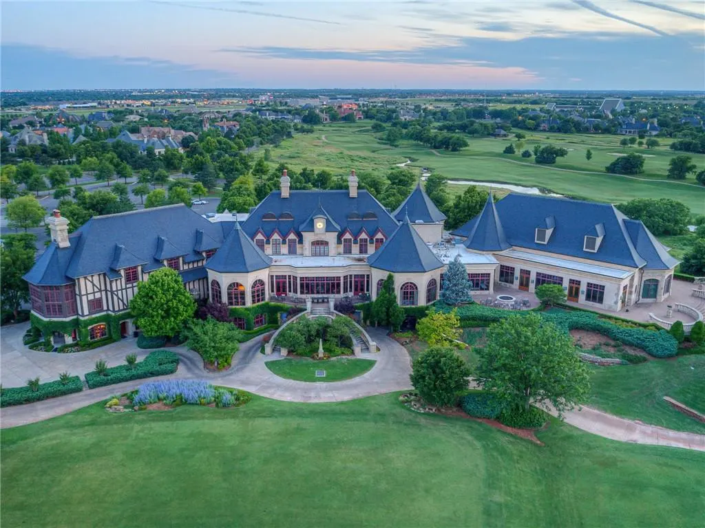 Photo 2 — 5816 Promenade Square, Oklahoma City, OK 73142