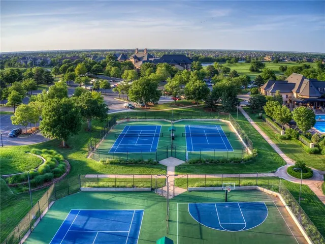 Photo 8 — 5816 Promenade Square, Oklahoma City, OK 73142