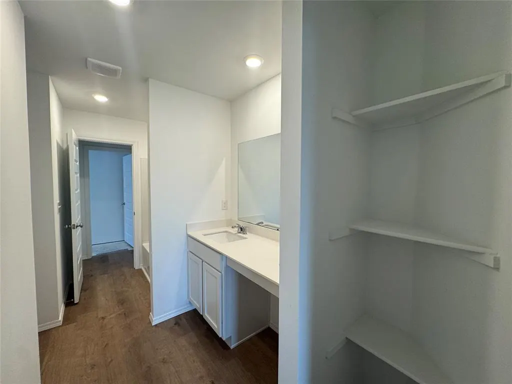 Photo 7 — 2021 Chandler Meadows Drive, Chandler, OK 74834