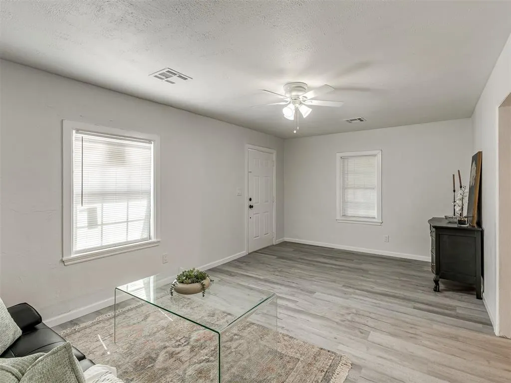 Photo 7 — 3115 SW 20th Street, Oklahoma City, OK 73108