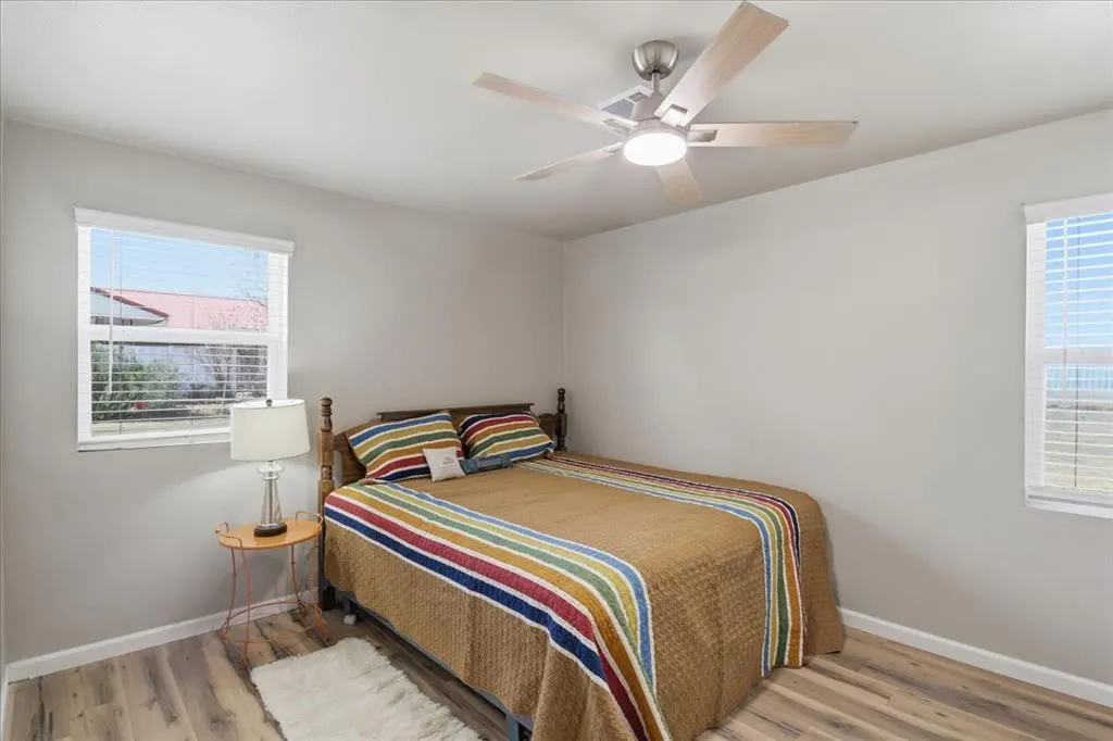 Photo 22 — 705 E Benton Avenue, Sayre, OK 73662