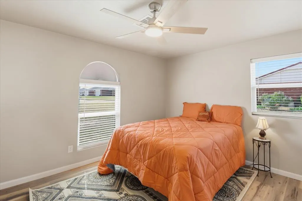 Photo 26 — 705 E Benton Avenue, Sayre, OK 73662