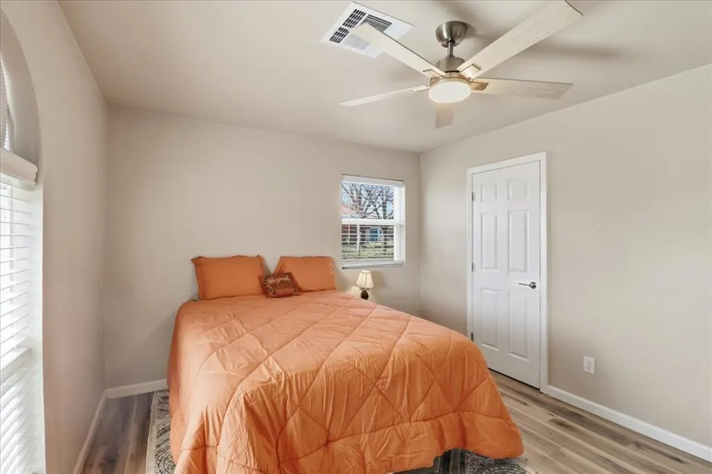 Photo 27 — 705 E Benton Avenue, Sayre, OK 73662