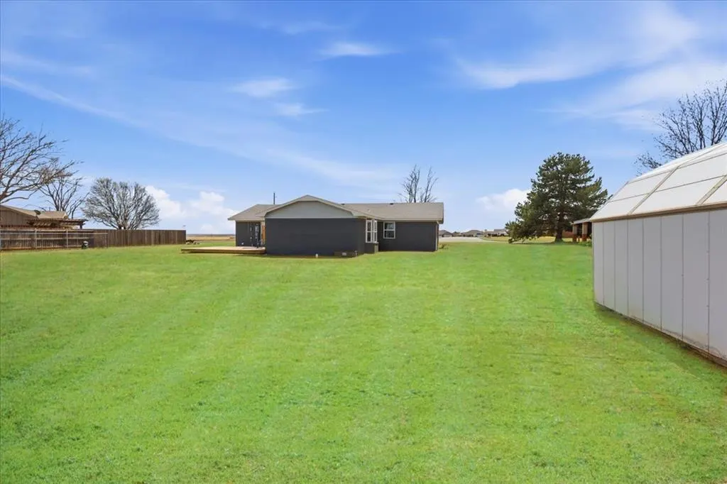 Photo 35 — 705 E Benton Avenue, Sayre, OK 73662