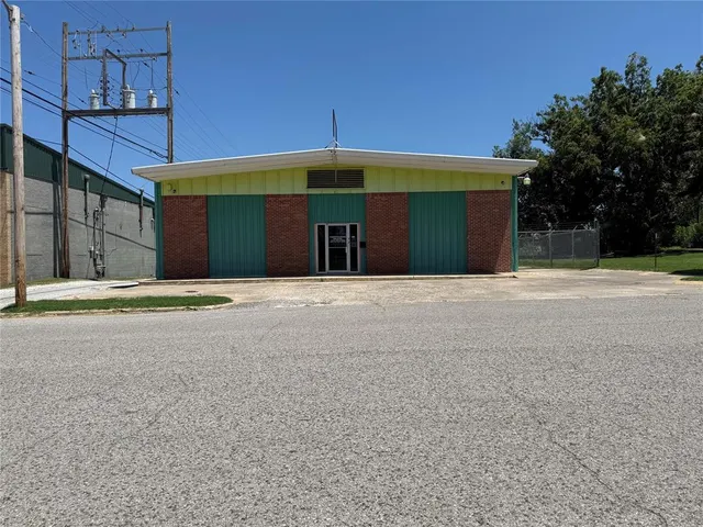Photo 2 — 115 S Oklahoma Avenue, Shawnee, OK 74801