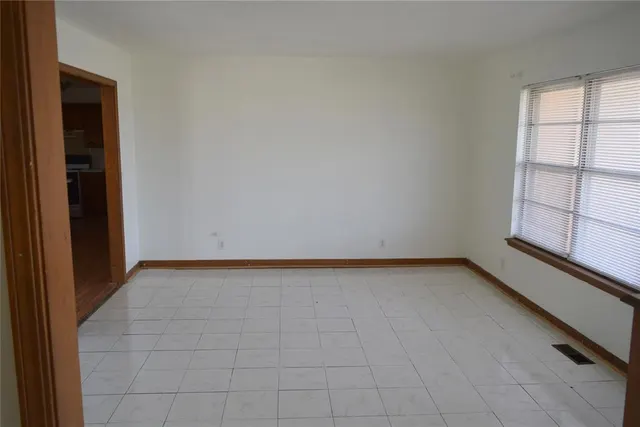 Photo 3 — 508 Cottonwood Lane, Tecumseh, OK 74873