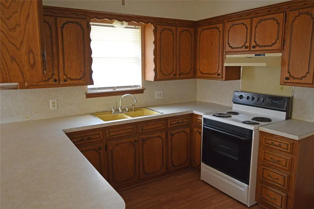 Photo 6 — 508 Cottonwood Lane, Tecumseh, OK 74873