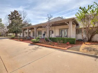 Sold home at 2500 NW Grand Boulevard