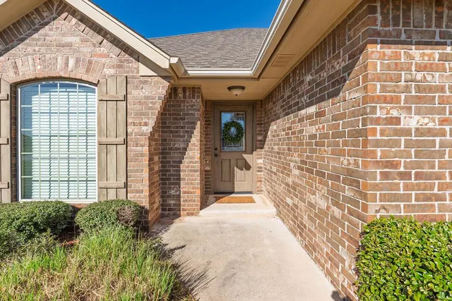 Photo 4 — 2008 Lantana Circle, Shawnee, OK 74804